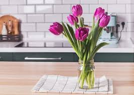 Flowers cut in the early morning or evening do not have to contend with the harsh heat stress of the day and will always last longer in the vase. How To Make Your Cut Tulips Last Longer