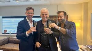 Hij heeft zich 20 jaar lang ingezet voor het oplossen van de moord op nicky verstappen.abonneer je. Peter R De Vries Verlengt Contract Bij Rtl Spreekbuis Nl