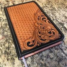 The raised design imprints the leathercraft pattern into damp leather. Books And Cases Patterns Archives Don Gonzales Saddlery