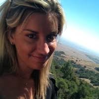 Lindsay Henning's Instagram, Twitter & Facebook