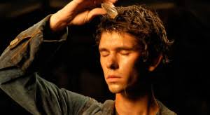 Najbogatszy człowiek Europy szykuje się do luksusowej rewolucji. W tle  Sztuczna Inteligencja z Chin