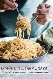 Traditional Creamy Spaghetti Carbonara Recipe Easy Pasta Easy Pasta Recipes Spaghetti Carbonara