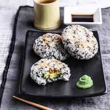Onigiri Mit Avocado Erdnussen Rezepte Onigiri Rezept Gesunde Rezepte