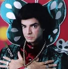 VIDEO: ¿Es Eugenio Derbez? Encontró una cara en la salsa y asegura que se  parece al comediante