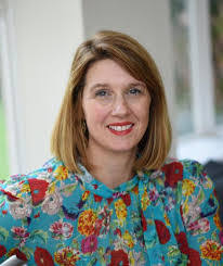 Elin Davis's Instagram, Twitter & Facebook