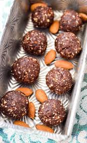 Chocolate Almond Butter Energy Bites It Only Takes 7 Ingredients And 10 Minutes To Make This Easy Healthy Snack Recipe Paleo Gl Cuisine Et Boissons Idee Recette Et Recette