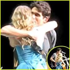 Who was taylor swift in a relationship with? Taylor Swift And John Mayer Famousfix Com Post