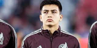 Será operado? Gilberto Mora tiene pubalgia y enciende las redes de cara al  Mundial