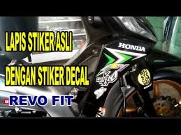 Posisi stiker revo absolute / gambar modifikasi st. Cara Pemasangan Stiker Motor Revo Fit Youtube