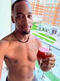 Ladies and gentlemen please put your hands together and give a warm welcome  to Anthony Cress ! 🎃Welcome ￼￼￼￼