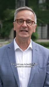 As a new academic year begins, Principal Marco Fiola shares a warm welcome  with all new and returning students at Glendon Campus., En ce début  d'année, le principal Marco Fiola souhaite une ...