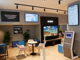 Specializzata nell' assistenza tecnica di pc e notebook in sede e sopratutto a domicilio. Apre A Cuneo Un Nuovo Samsung Customer Service Samsung Newsroom Italia
