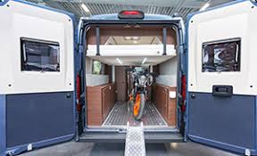 Optez pour la location du fourgon aménagé 4 places fiat ducato rapido et pilote avec wevan le spécialiste de la location de fourgon aménagé et camping car en france et vers. Karmann Mobil Fourgons Pour Vous
