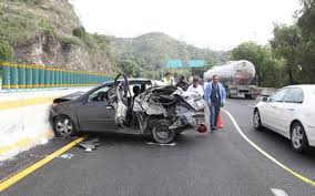 El accidente ocurrió a la altura del kilómetro 19, en la colonia chimalcoyótl, en la alcaldía tlalpan, sin dejar lesionados. Choca Su Auto Contra Muro Y Muere En Autopista Mexico Cuernavaca La Prensa Noticias Policiacas Locales Nacionales