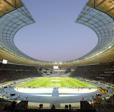 Hier findest du alle informationen rund um unseren verein, unsere profis und unsere spiele. Hertha Bsc Pulverfass Olympiastadion Diese Diskussion Entzweit Berlin Welt