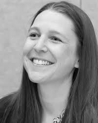 Decarbonizing a city with heat pumps and thermal energy networks