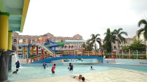 Musim Hujan Kolam Renang Galaxy Tirta Mas Tetap Ramai Berita Dan Review Bekasi Terkini Reviewbekasi Com