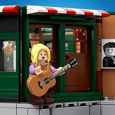 The apartments névre hallgató készletet, amiből a jóbarátok sorozat két ikonikus lakása lesz megépíthető. Lego 21319 Jobaratok Central Perk