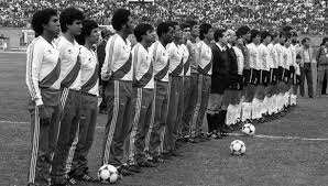 A horas del debut ante colombia, el entrenador lionel scaloni se mostró confiado sobre las posibilidades de la selección argentina en la copa américa e incluso bromeó sobre las. Seleccion Peruana Peru Argentina El A Z De La Victoria 1 0 En Las Eliminatorias Al Mundial Mexico 86 Diego Maradona Juan Carlos Oblitas Deporte Total El Comercio Peru
