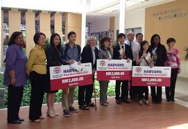 Academic staff members of senate 2.35 p.m. Group Pic Tan Sri Dato Dr Lin See Sunway University Facebook