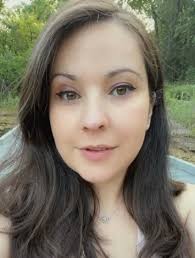 Hello all I'm Clarissa and I'm from North Dakota.. Can't wait to get some  tips and advice while I'm