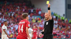 His wife's grand father is andries van leeuwen, an international referee from the 70s. Euro 2020 Bjorn Kuipers Leitet Em Finale Zwischen England Und Italien Felix Brych Geht Leer Aus Eurosport
