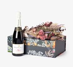 Flowers and champagne gift sets uk. Blanc De Blancs Nigellas Flowers And Champagne Bookblock Cards Stationery And Gift Boxes
