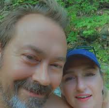 What type of tree is this, possibly a locust tree?