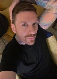 I need all Brent Smith fans to Check in 😍🎸🎸