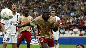 Papa bouba diop faleceu este domingo aos 42 anos. Prrpwhxhicjzkm