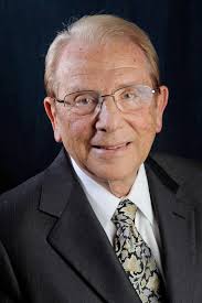 Alfred E. Mann, businessman and philanthropist, dies at 90