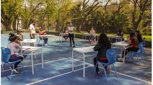 La cámara de apelaciones en lo contencioso administrativo hizo lugar a un recurso de amparo y mañana habrá clases presenciales en la ciudad autónoma de buenos aires (caba). Vuelta A Clases En Caba Inicia El Regreso De Ultimo Ano De Secundaria Y Se Evalua Adelantar Inicio Del Ciclo 2021 Bae Negocios
