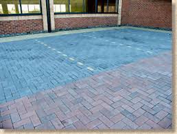 Unlike herringbone pattern laid at 90 degrees which uses mostly halves of cut paving brick, herringbone laid at 45 degrees will need complete cutting at the paving edge. Setting Out Herringbone Paving Pavingexpert