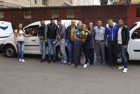 Fan courier express srl nu are definite produse şi/sau servicii! Video Cerere In CÄƒsÄƒtorie IneditÄƒ La Alba Iulia Ajutat De Fan Courier Un TanÄƒr I A Propus Iubitei Sale SÄƒ I DevinÄƒ SoÈ›ie Ziarul Unirea