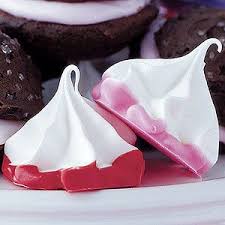 Meringue Kisses Dipped In Flavored Colored Chocolate Recette Bonbon Cuisine Miam