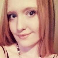 Kim Luebbert's Instagram, Twitter & Facebook