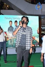 In the video, prabhas can be seen commenting on faria abdullah's height. Shei8idsplyxzm