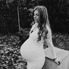 Pregnant women are so sexy. What To Do If You Get Pregnant Before Your Wedding Cute Maternity Dresses Pregnant Bride Top Wedding Dresses