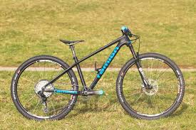 From downhill full suspension bike to dirt jumper, from xc hardtail to fat bike, mongoose offers mountain bikes for several mtb disciplines. Ramlon Camox Das Leichte 27 5 Zoll Kinder Mountainbike