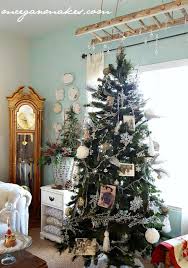 You can string together anything from popcorn to pine cones. How To Decorate A Vintage Style Christmas Tree What Meegan Makes