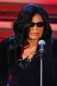 After the release of a few singles with ultrasuoni between 2012 and 2014, she rose to prominence in february 2015 with her participation in the sanremo music festival 2015, performing the song il solo al. Sanremo 2012 Giovani E Big Tra Soliti Idioti E Farfalline