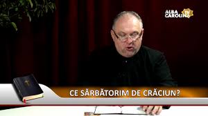 Daniel terpea de pe blogul fratilor de la graiul ortodox deci din semnificația sau înțelesul crăciunului reiese clar că noi nu sărbătorim pe moș crăciun care ne aduce daruri, ci pe hristos, care ne aduce mântuirea ca dar veșnic. Ce SÄrbÄtorim De CrÄciun Alba Carolina Tv
