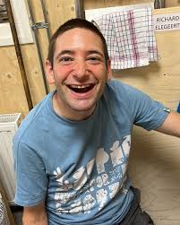 Richard Bert Elegeert Bekend als de Doppenman Bedankt voor je inzet,  Richard! Je doet het super goed 👍🏻