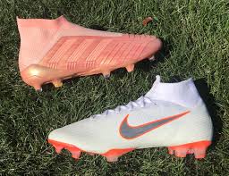 The differences between soccer, baseball, football, and lacrosse cleats. Compared Predator 18 Vs Mercurial Superfly Soccer Cleats 101