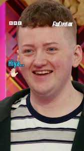 RuPaul's Drag Race UK 添加了1 张新照片。