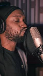 Kalibwoy Recording Dubplate of 100 Gyals for Little Lion Sound