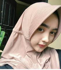 8 (ini nilai plus doi,sebelum exe selalu d suruh telungkup buat d pijit,dan krg lebih 1 jam d pijit depan belakang baru bersih2 dan siap2 utk exe) Gambar Wanita Muslimah Cantik Berhijab Dari Belakang