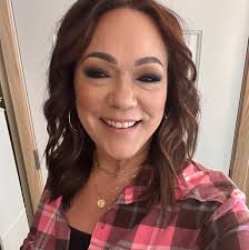 I made these fun accordion hearts using scrapbook paper, skewers, and wood  rounds. So simple and cute!! Happy Sunday!! I hope your day is blessed!!