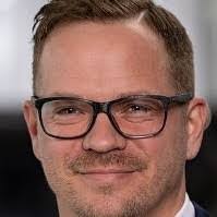 Patrick Hecker's Instagram, Twitter & Facebook