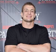 Rob gronkowski moves in behind the griffins; Gronk Cruise 700 Patriots Fans 13 Bars And One Rob Gronkowski The New York Times